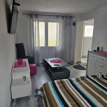 Mm Mladenovac (Belgrade)